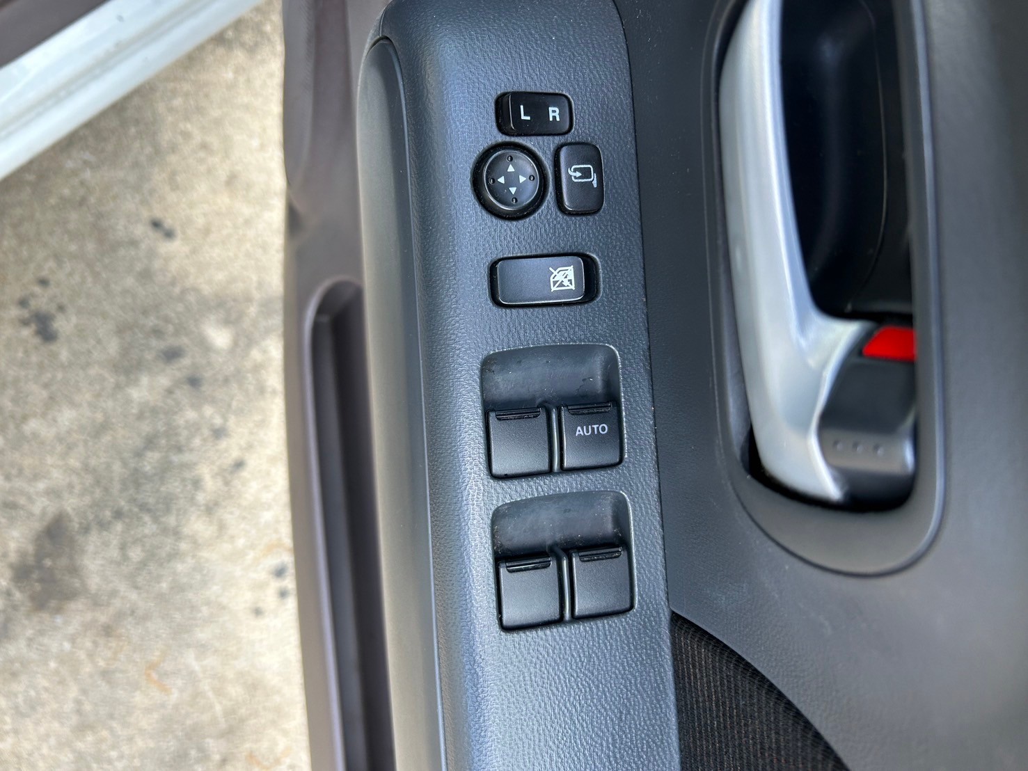 日産／モコ｜京都府・亀岡市で激安中古車や軽自動車をお探しなら、浅田自動車商会へ！お買い得な中古車を厳選しております。車検や定期メンテナンスもお任せください。