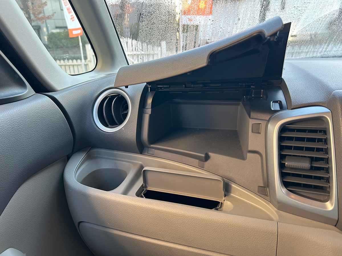 スズキ／スペーシア｜京都府・亀岡市で激安中古車や軽自動車をお探しなら、浅田自動車商会へ！お買い得な中古車を厳選しております。車検や定期メンテナンスもお任せください。