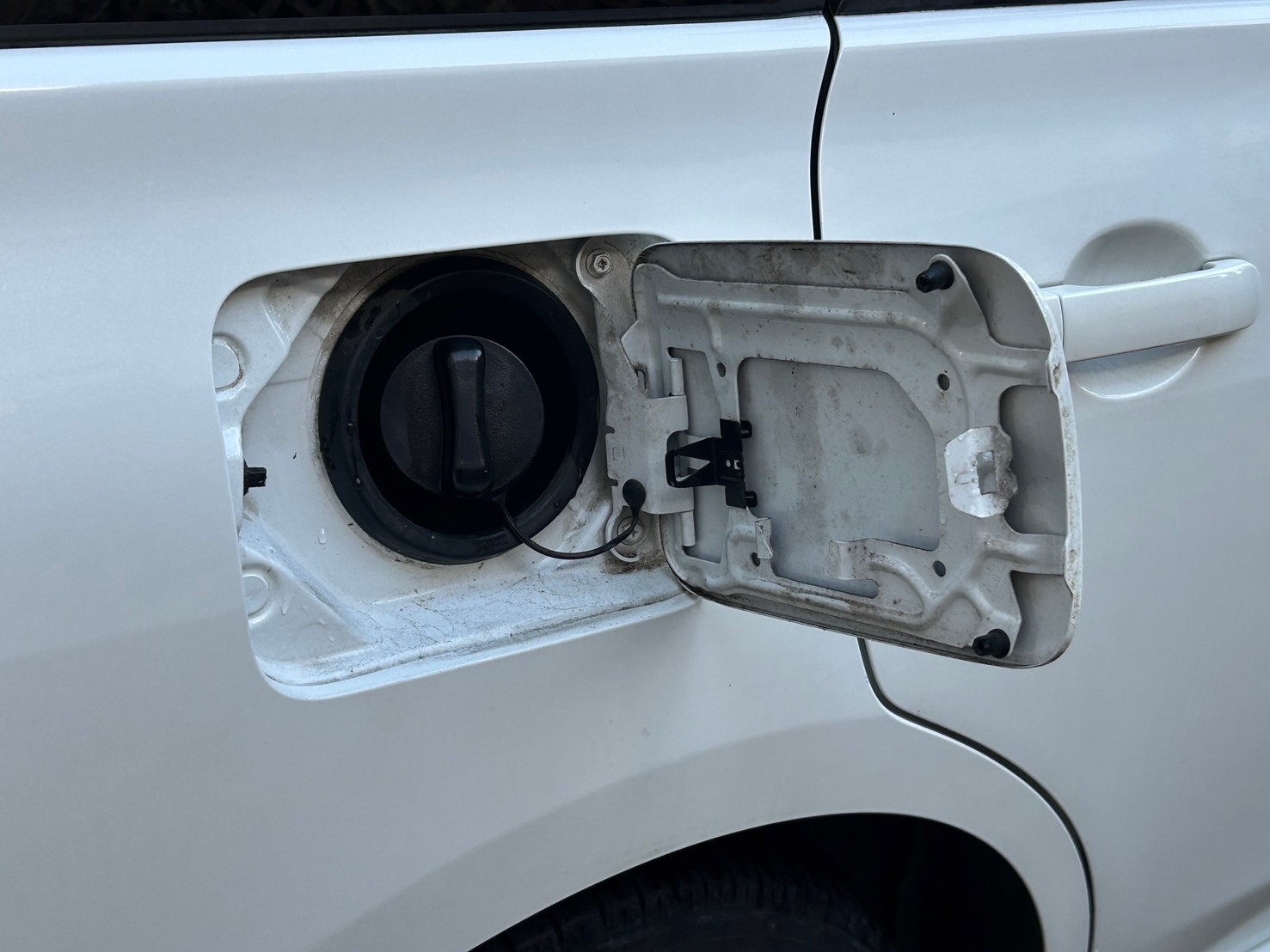 日産／ウイングロード1.5｜京都府・亀岡市で激安中古車や軽自動車をお探しなら、浅田自動車商会へ！お買い得な中古車を厳選しております。車検や定期メンテナンスもお任せください。