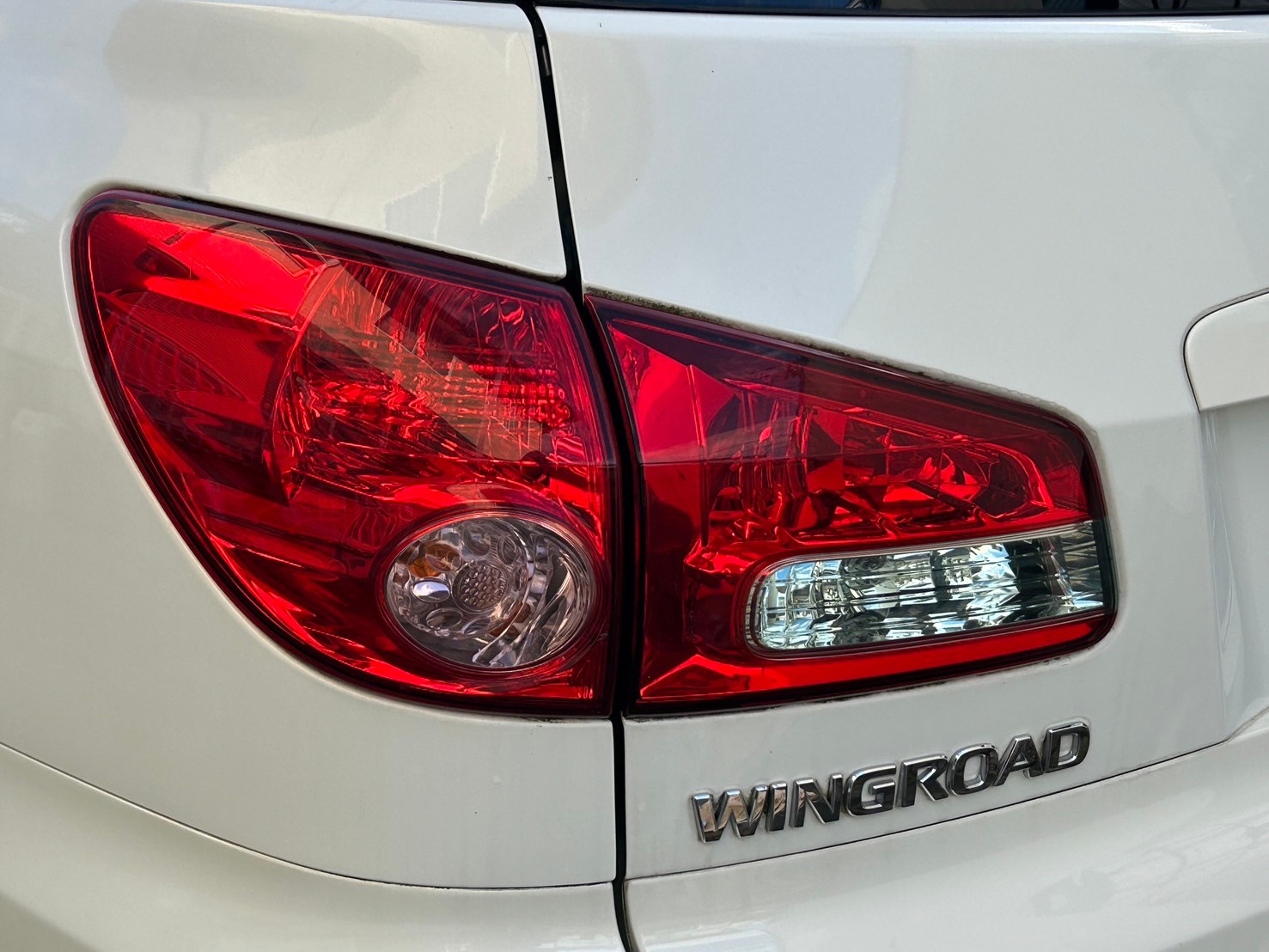 日産／ウイングロード1.5｜京都府・亀岡市で激安中古車や軽自動車をお探しなら、浅田自動車商会へ！お買い得な中古車を厳選しております。車検や定期メンテナンスもお任せください。