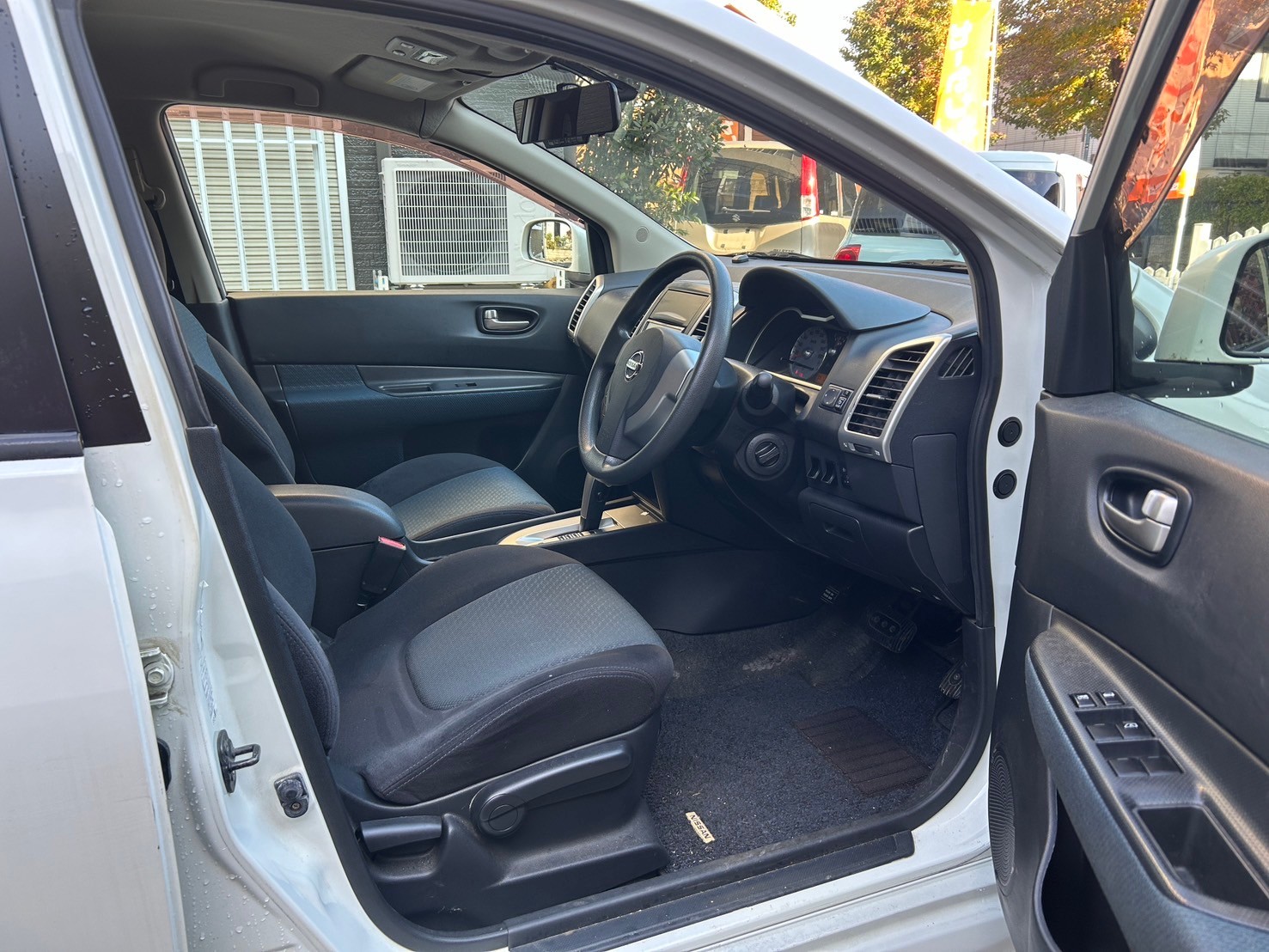 日産／ウイングロード1.5｜京都府・亀岡市で激安中古車や軽自動車をお探しなら、浅田自動車商会へ！お買い得な中古車を厳選しております。車検や定期メンテナンスもお任せください。