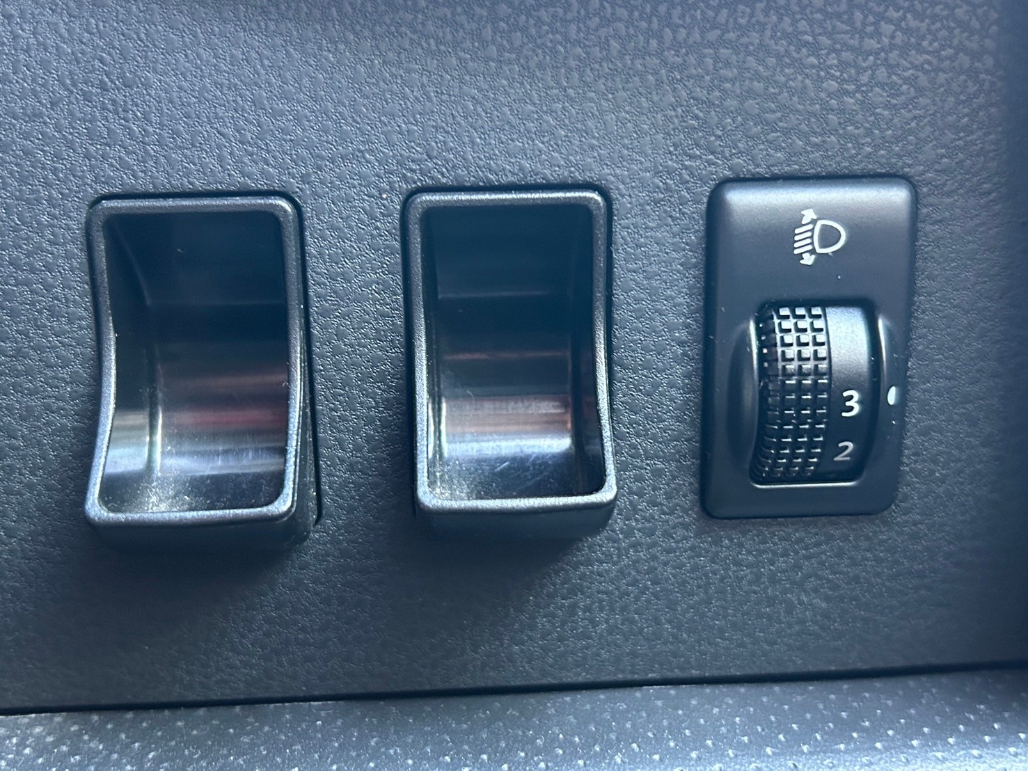 日産／ウイングロード1.5｜京都府・亀岡市で激安中古車や軽自動車をお探しなら、浅田自動車商会へ！お買い得な中古車を厳選しております。車検や定期メンテナンスもお任せください。