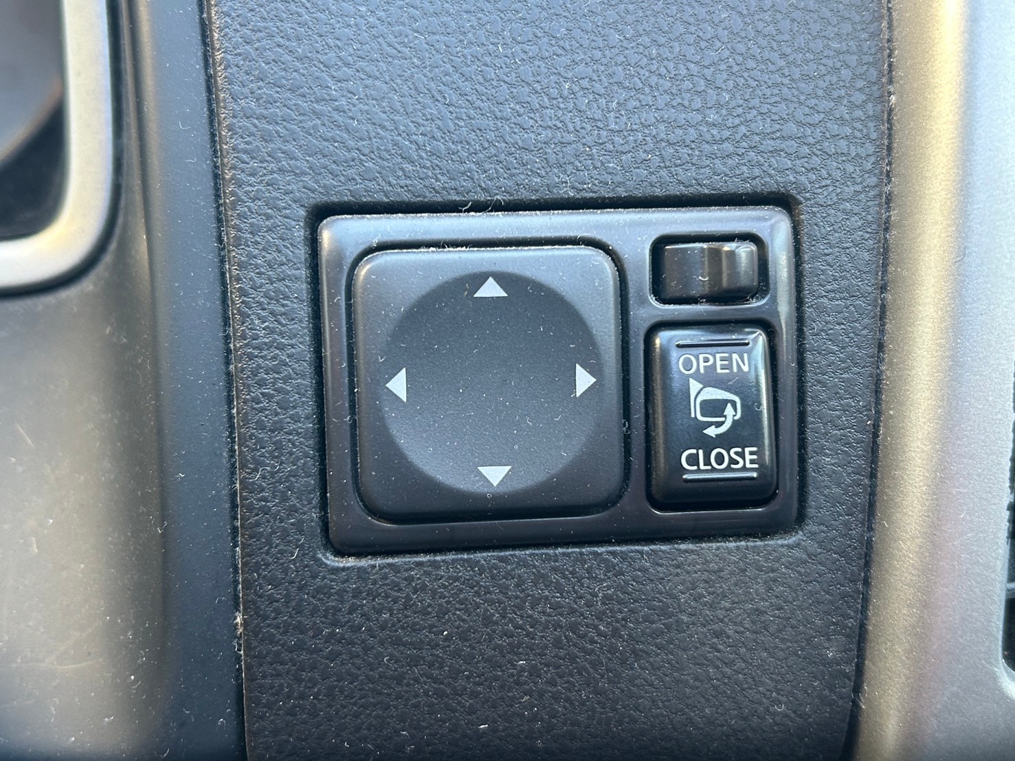 日産／ウイングロード1.5｜京都府・亀岡市で激安中古車や軽自動車をお探しなら、浅田自動車商会へ！お買い得な中古車を厳選しております。車検や定期メンテナンスもお任せください。