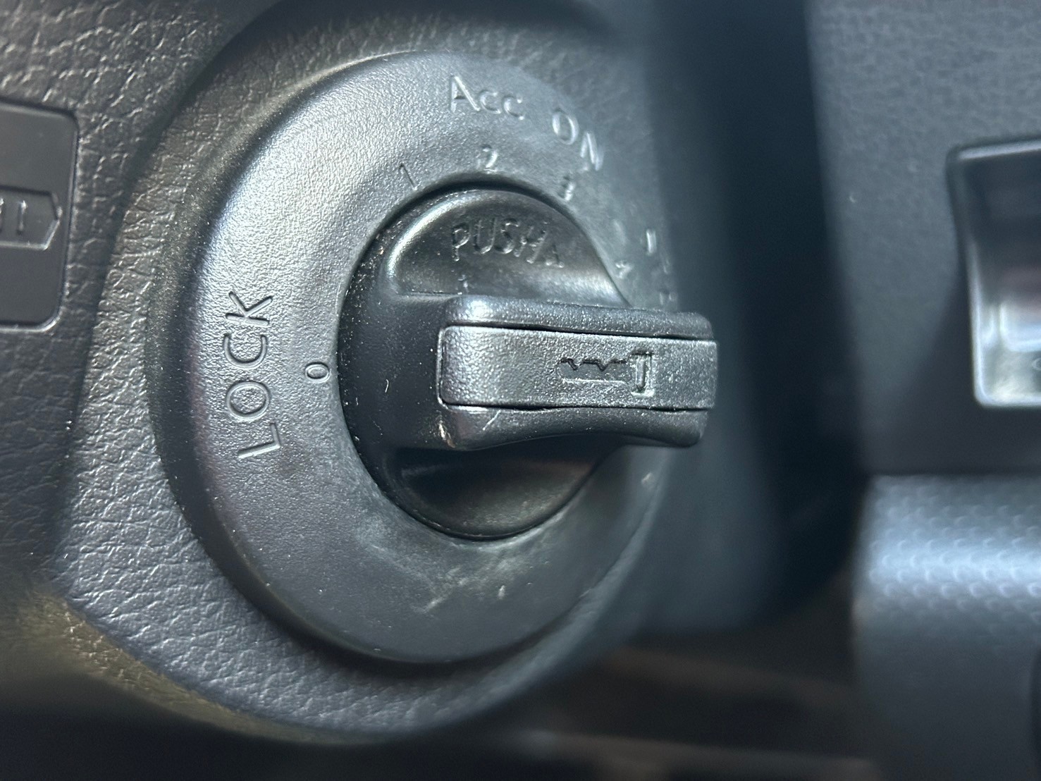 日産／ウイングロード1.5｜京都府・亀岡市で激安中古車や軽自動車をお探しなら、浅田自動車商会へ！お買い得な中古車を厳選しております。車検や定期メンテナンスもお任せください。