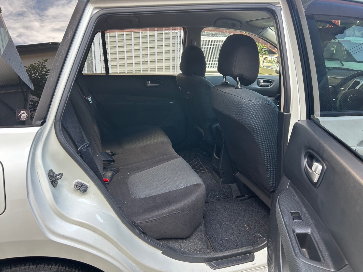 日産／ウイングロード1.5｜京都府・亀岡市で激安中古車や軽自動車をお探しなら、浅田自動車商会へ！お買い得な中古車を厳選しております。車検や定期メンテナンスもお任せください。