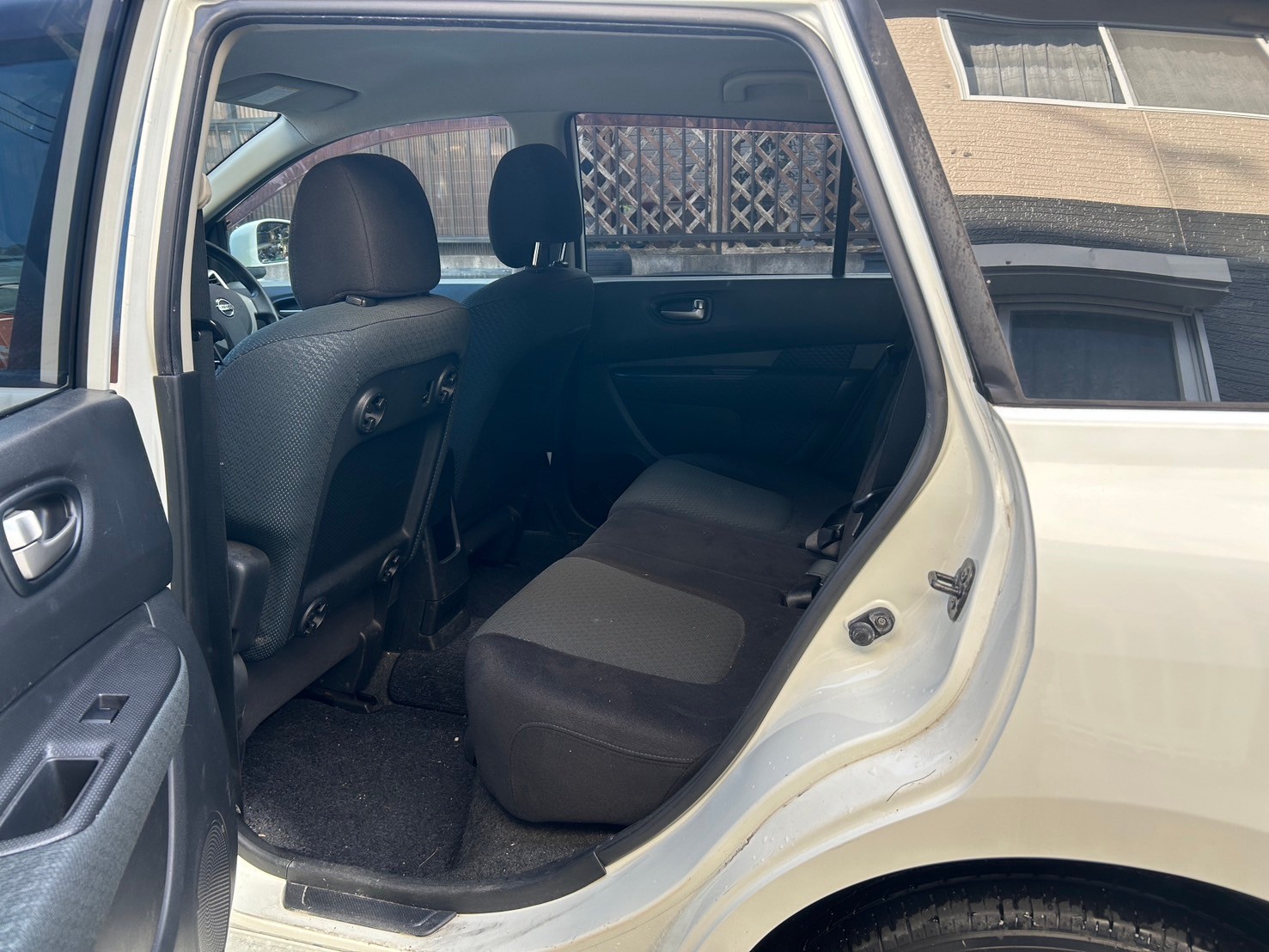 日産／ウイングロード1.5｜京都府・亀岡市で激安中古車や軽自動車をお探しなら、浅田自動車商会へ！お買い得な中古車を厳選しております。車検や定期メンテナンスもお任せください。