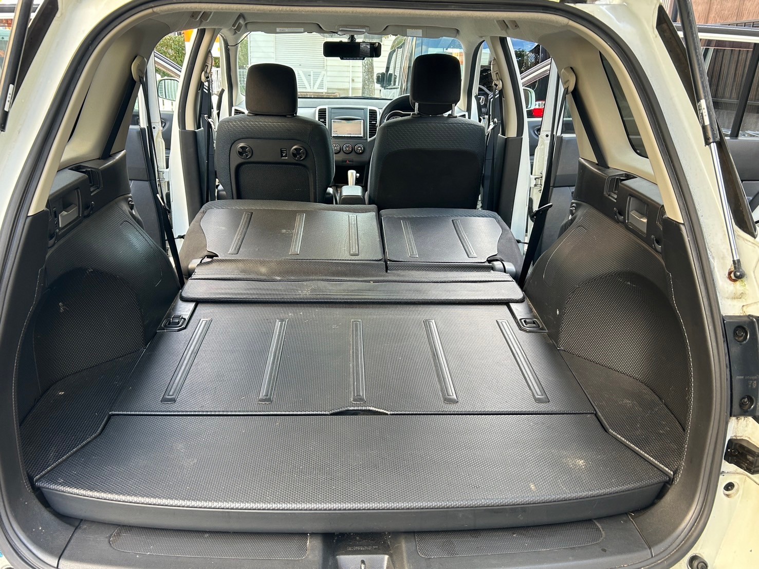 日産／ウイングロード1.5｜京都府・亀岡市で激安中古車や軽自動車をお探しなら、浅田自動車商会へ！お買い得な中古車を厳選しております。車検や定期メンテナンスもお任せください。