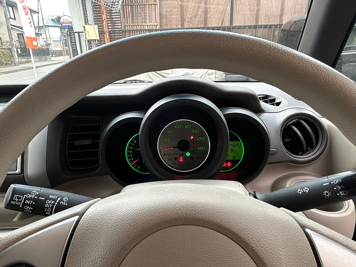 ホンダ／N-BOX　GLパッケージ（レッド）｜京都府・亀岡市で激安中古車や軽自動車をお探しなら、【浅田自動車商会】へ！お買い得な中古車を厳選しております。車検や定期メンテナンスもお任せください。