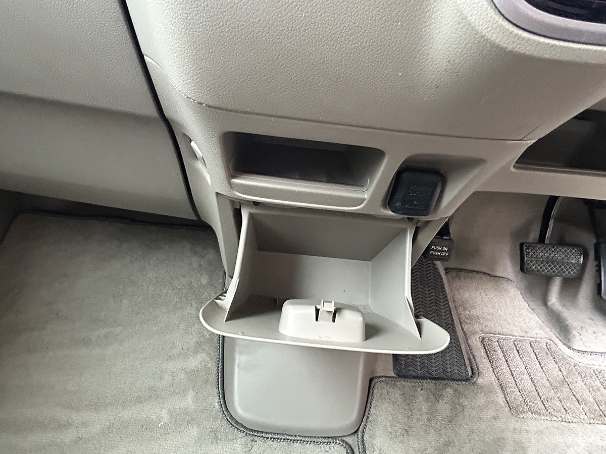 ホンダ／N-BOX　GLパッケージ（レッド）｜京都府・亀岡市で激安中古車や軽自動車をお探しなら、【浅田自動車商会】へ！お買い得な中古車を厳選しております。車検や定期メンテナンスもお任せください。