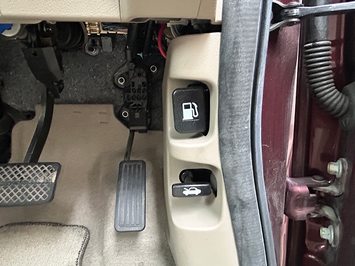 ホンダ／N-BOX　GLパッケージ（レッド）｜京都府・亀岡市で激安中古車や軽自動車をお探しなら、【浅田自動車商会】へ！お買い得な中古車を厳選しております。車検や定期メンテナンスもお任せください。