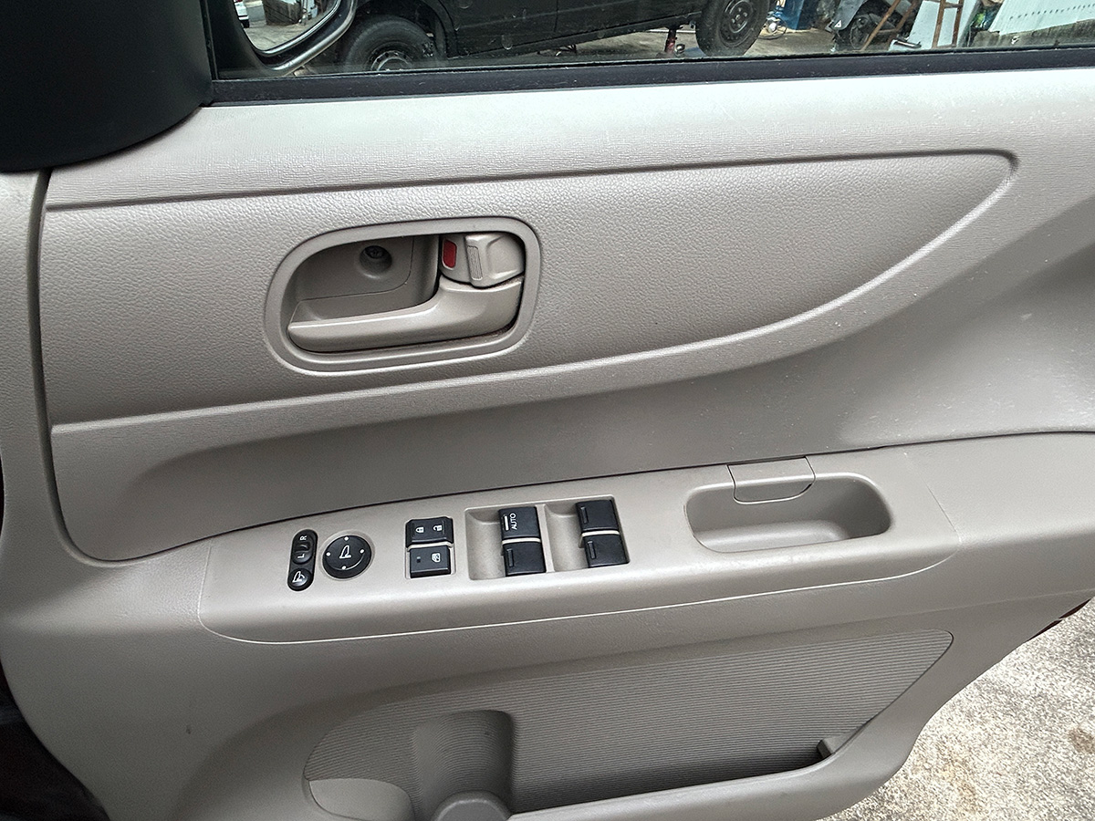 ホンダ／N-BOX　GLパッケージ（レッド）｜京都府・亀岡市で激安中古車や軽自動車をお探しなら、【浅田自動車商会】へ！お買い得な中古車を厳選しております。車検や定期メンテナンスもお任せください。