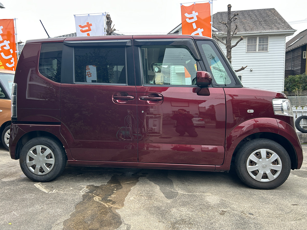 ホンダ／N-BOX　GLパッケージ（レッド）｜京都府・亀岡市で激安中古車や軽自動車をお探しなら、【浅田自動車商会】へ！お買い得な中古車を厳選しております。車検や定期メンテナンスもお任せください。