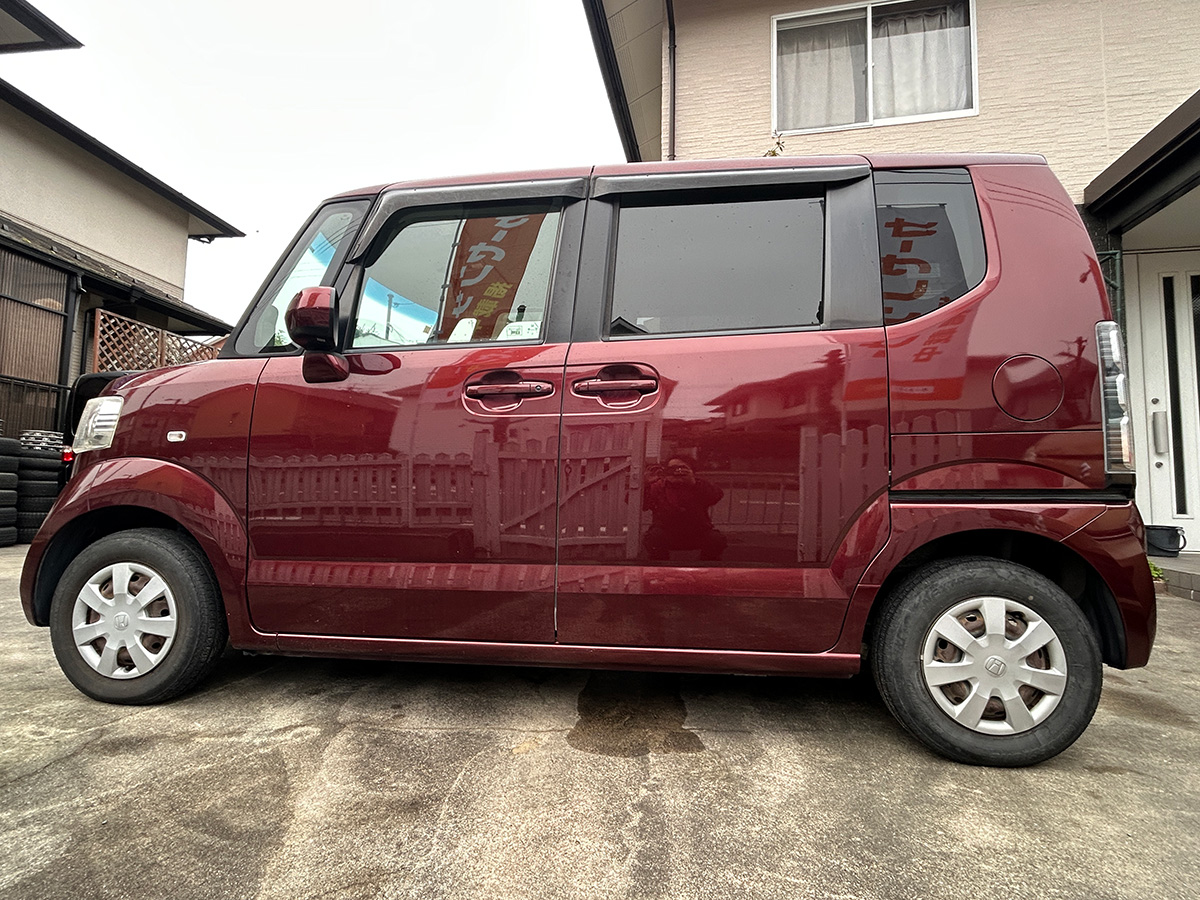 ホンダ／N-BOX　GLパッケージ（レッド）｜京都府・亀岡市で激安中古車や軽自動車をお探しなら、【浅田自動車商会】へ！お買い得な中古車を厳選しております。車検や定期メンテナンスもお任せください。