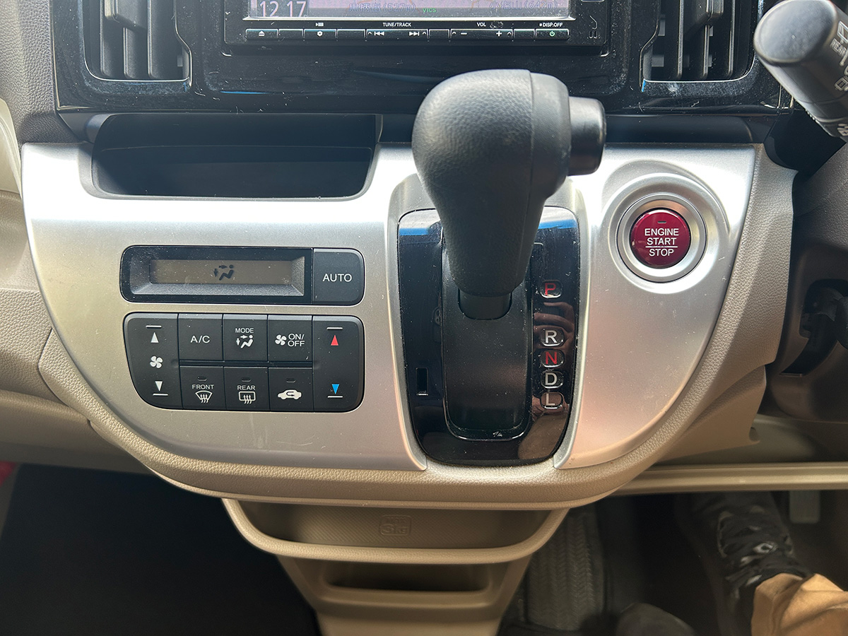 ホンダ／N-WGN　660 G SSパッケージ　新品タイヤ ドラレコ コーナーセンサー （プレミアムホワイト・パールII）｜京都府・亀岡市で激安中古車や軽自動車をお探しなら、【浅田自動車商会】へ！お買い得な中古車を厳選しております。車検や定期メンテナンスもお任せください。