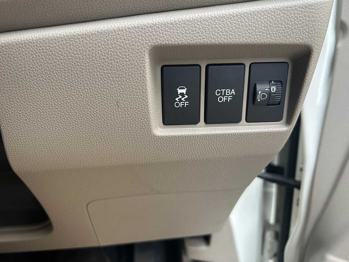 ホンダ／N-WGN　660 G SSパッケージ　新品タイヤ ドラレコ コーナーセンサー （プレミアムホワイト・パールII）｜京都府・亀岡市で激安中古車や軽自動車をお探しなら、【浅田自動車商会】へ！お買い得な中古車を厳選しております。車検や定期メンテナンスもお任せください。