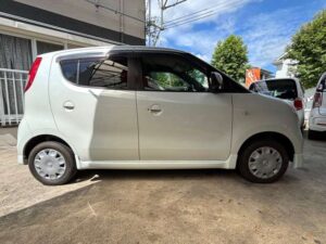 日産／モコ 660 E ショコラティエ（パール）
