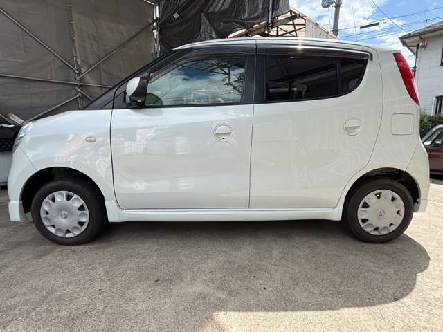日産／モコ 660 E ショコラティエ（パール）