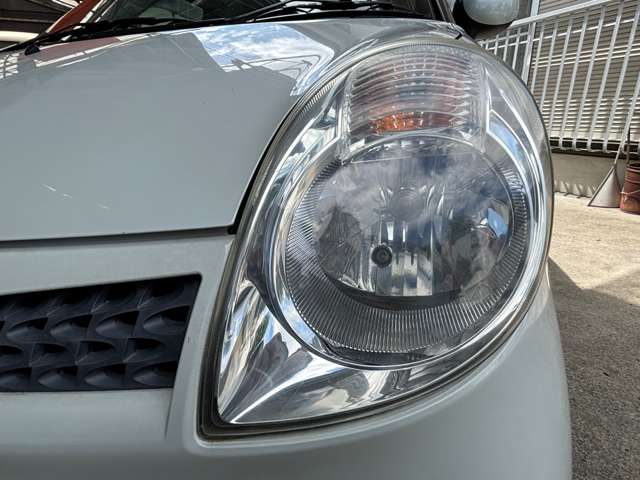 日産／モコ 660 E ショコラティエ（パール）