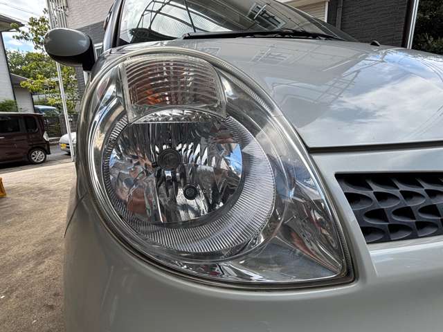 日産／モコ 660 E ショコラティエ（パール）