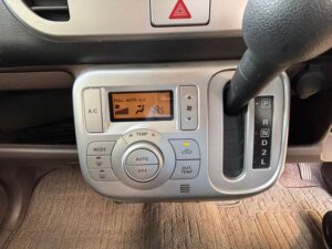 日産／モコ 660 E ショコラティエ（パール）